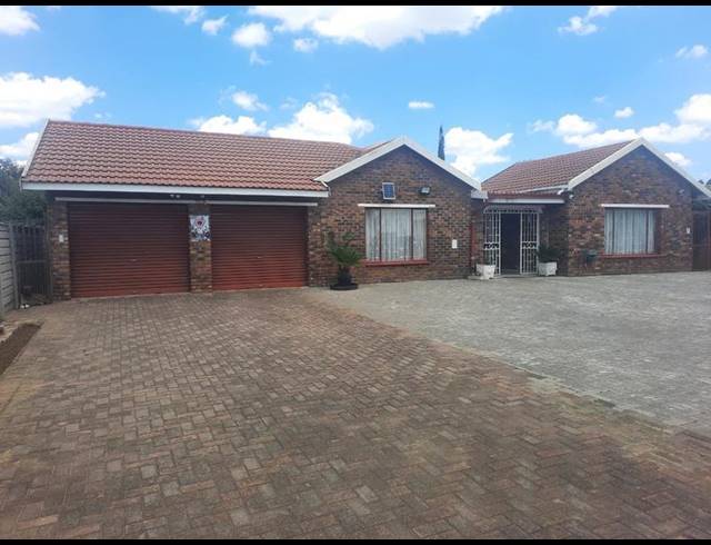 3 BEDROOM HOUSE FOR SALE IN WALDRIFT